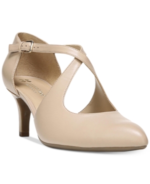 naturalizer okira pumps