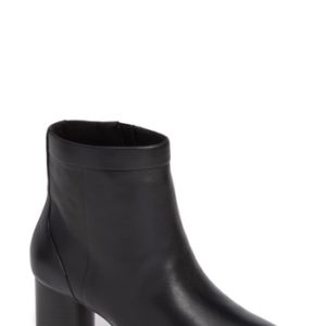 Women's Clarks Un Cosmo Up Bootie, Size 6 W - Black